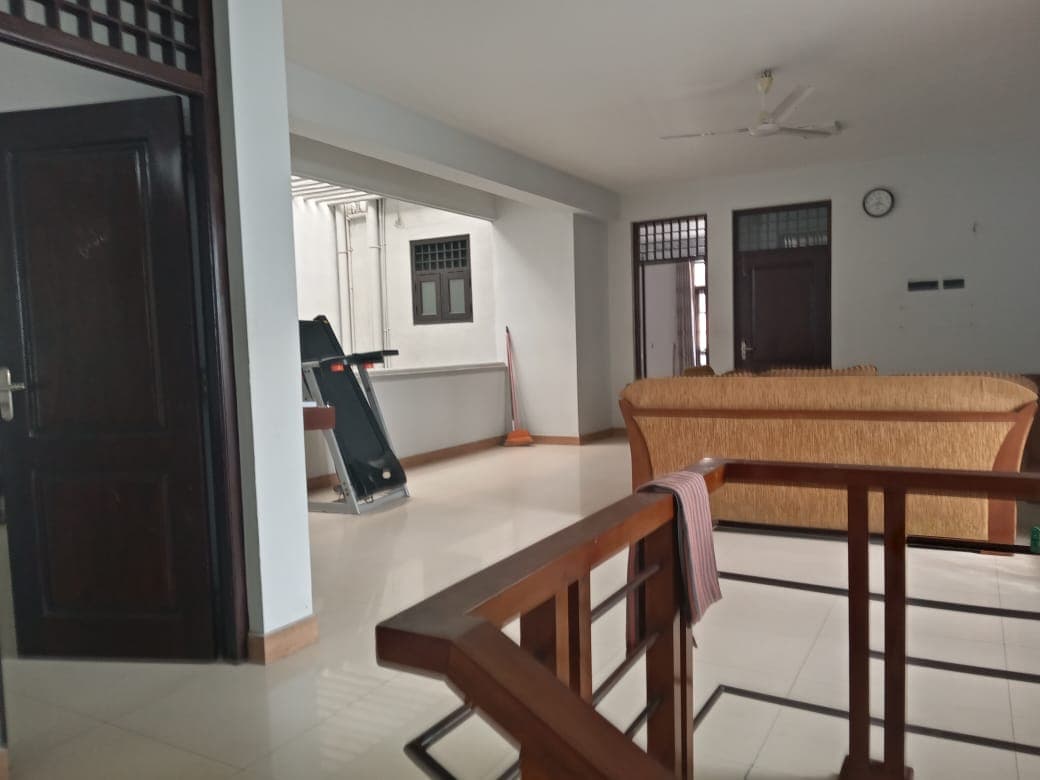 Modern Solar-Powered Residence — St. Kilda’s Lane - image 3