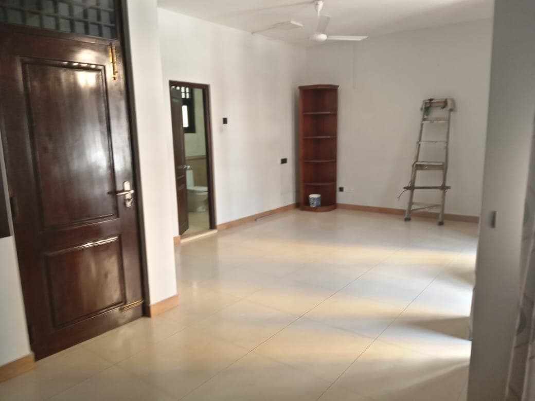 Modern Solar-Powered Residence — St. Kilda’s Lane - image 4