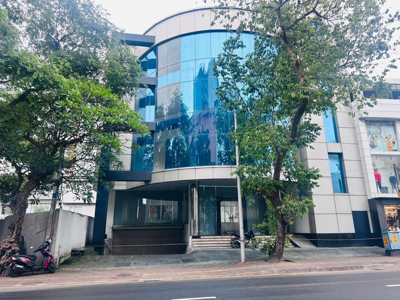 Standalone Commercial Building — R. A. De Mel Mawatha