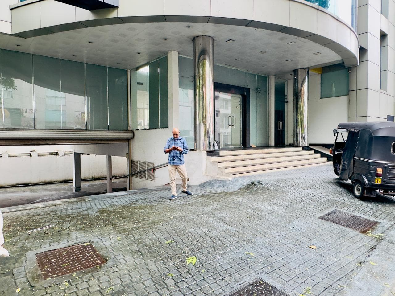 Standalone Commercial Building — R. A. De Mel Mawatha - image 3